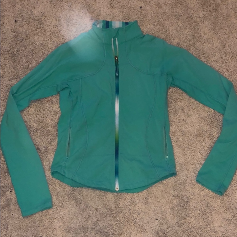 Lululemon jacket 🍋